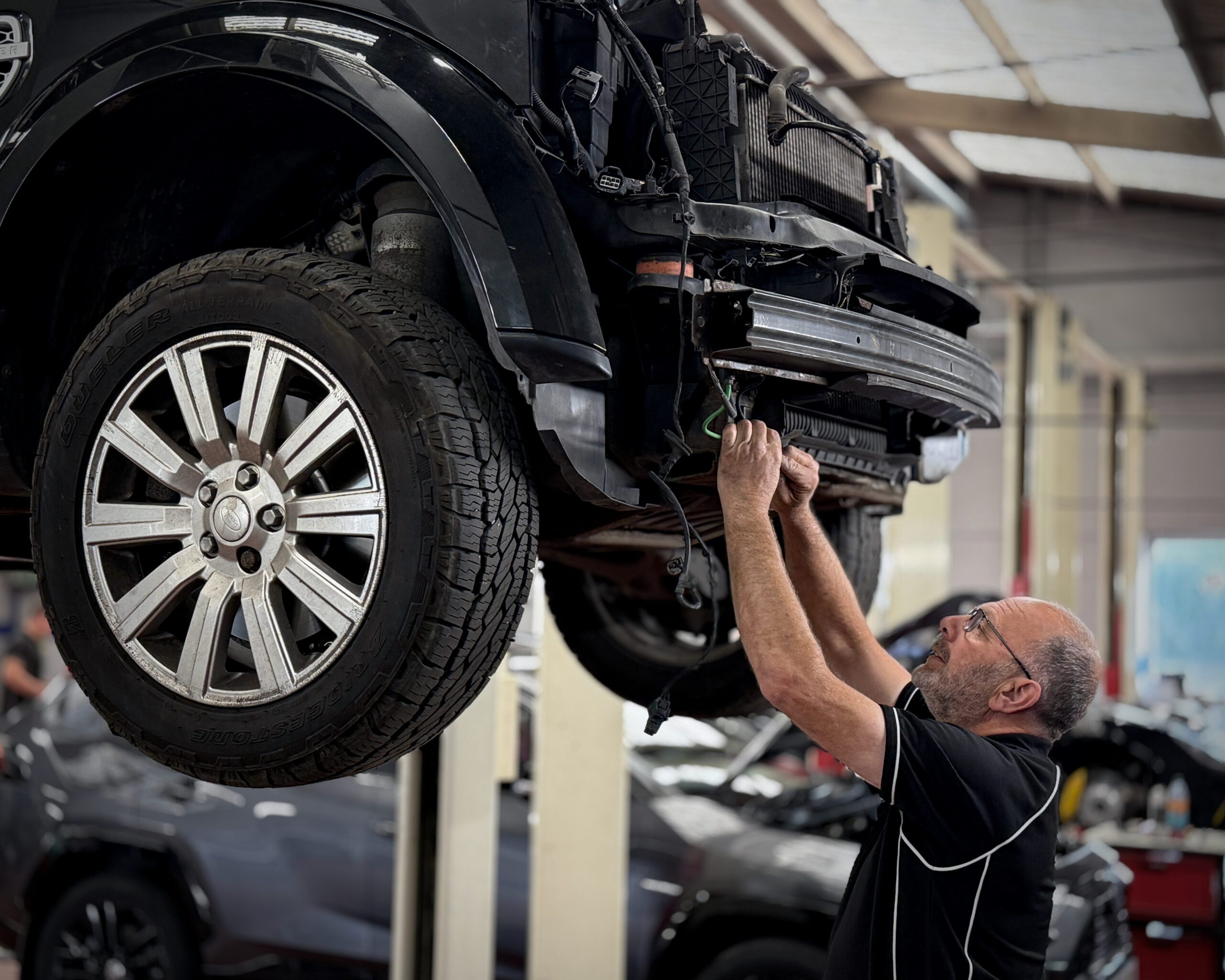 LandRover_CarBodyRepairs-scaled-1.jpeg